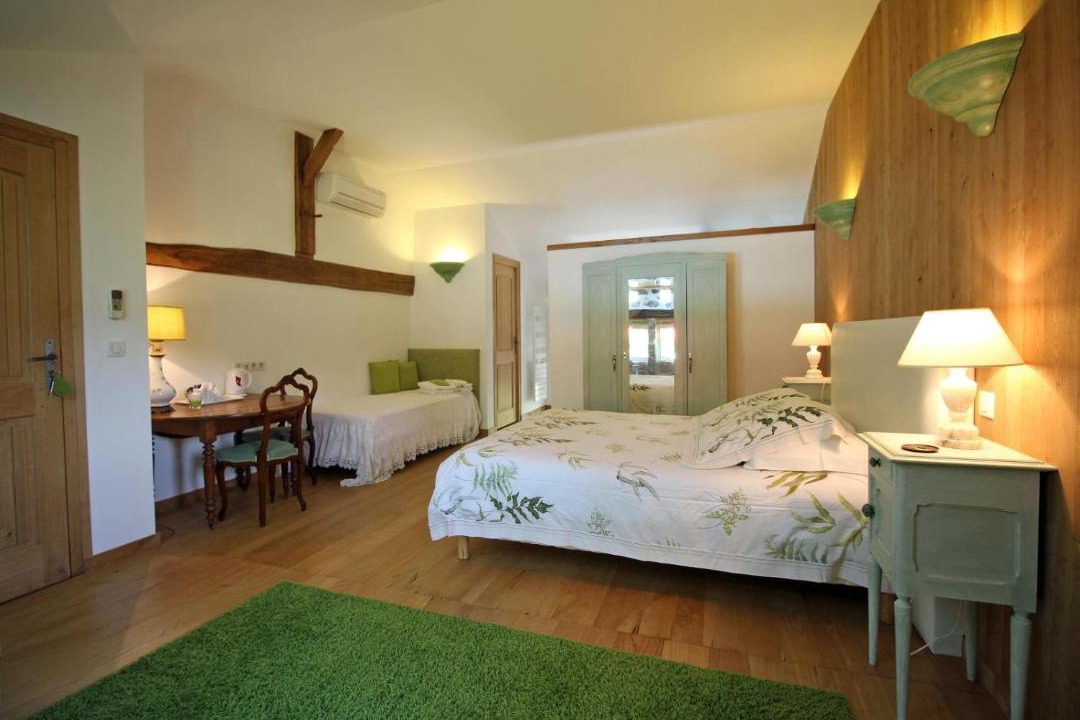 Photo of Bedroom in Saint-Jouvent