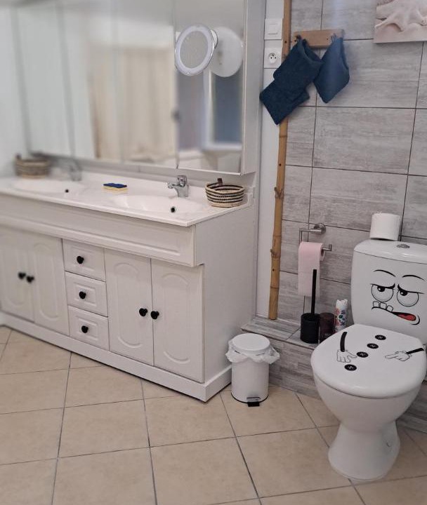Photo of Bathroom in Saint-Seurin-de-Bourg