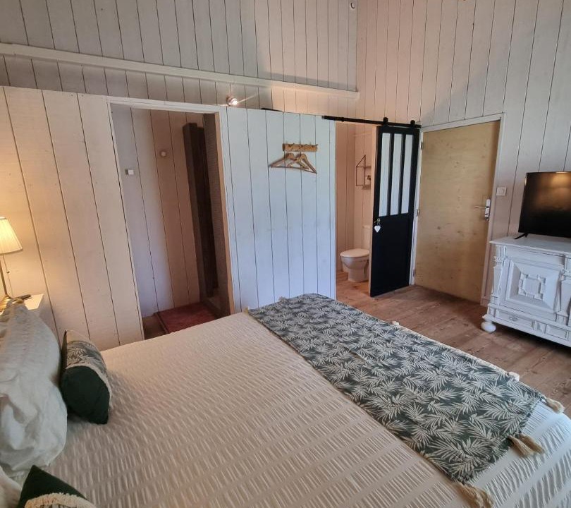 Photo of Bedroom in Asques