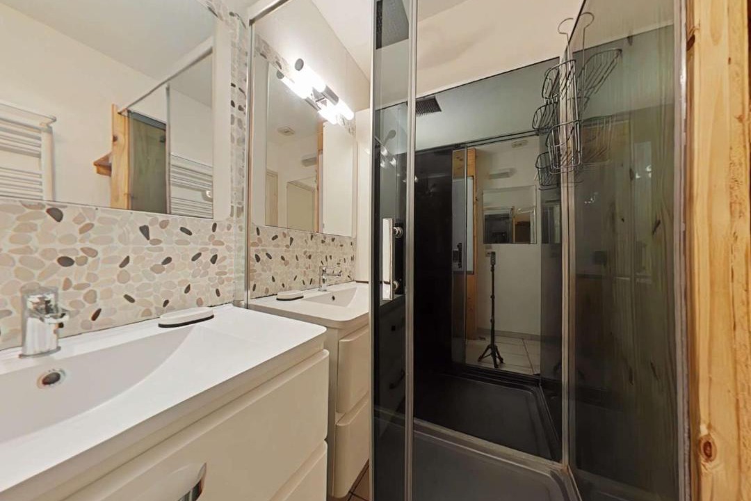 Photo of Bathroom in Port District