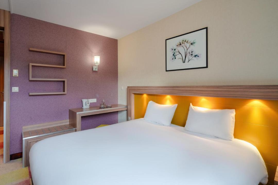 Photo of Bedroom in Libourne
