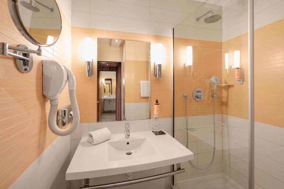 Photo of Bathroom in Libourne