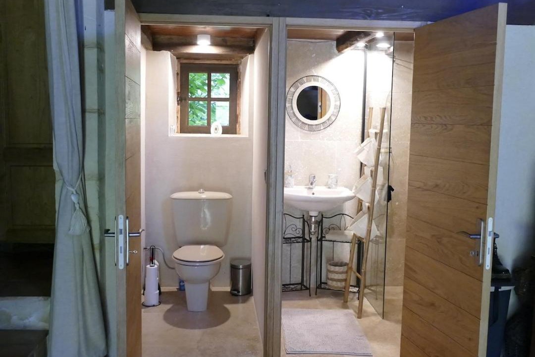 Photo of Bathroom in Saint-Martin-des-Combes