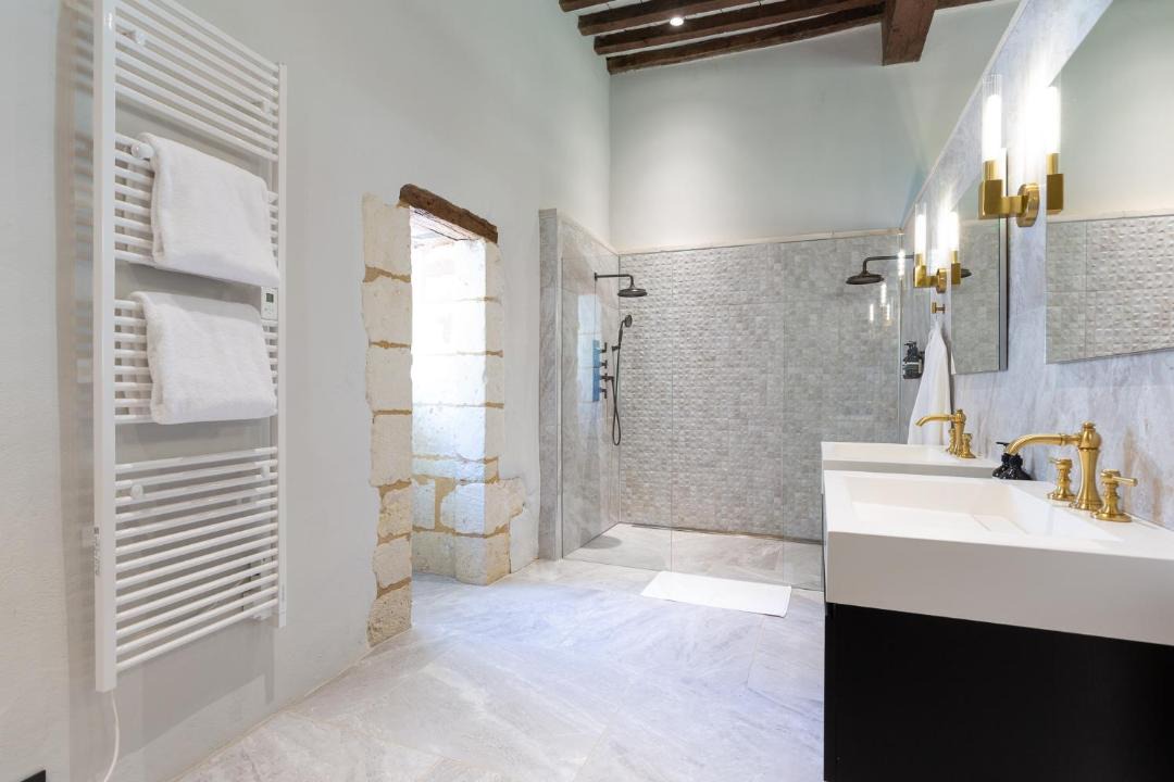 Photo of Bathroom in Saint-Aquilin