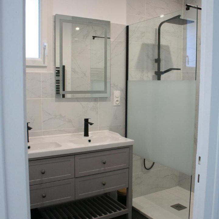 Photo of Bathroom in Brux
