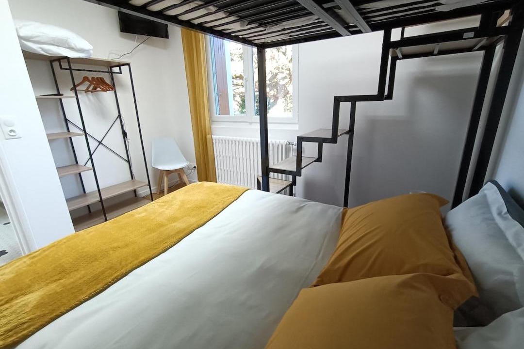 Photo of Bedroom in Brux