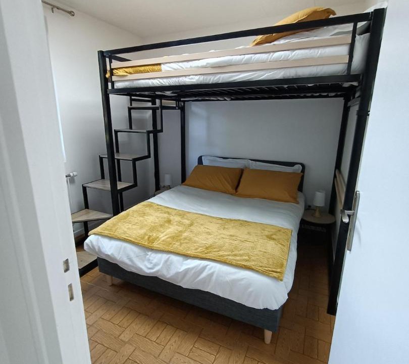 Photo of Bedroom in Brux