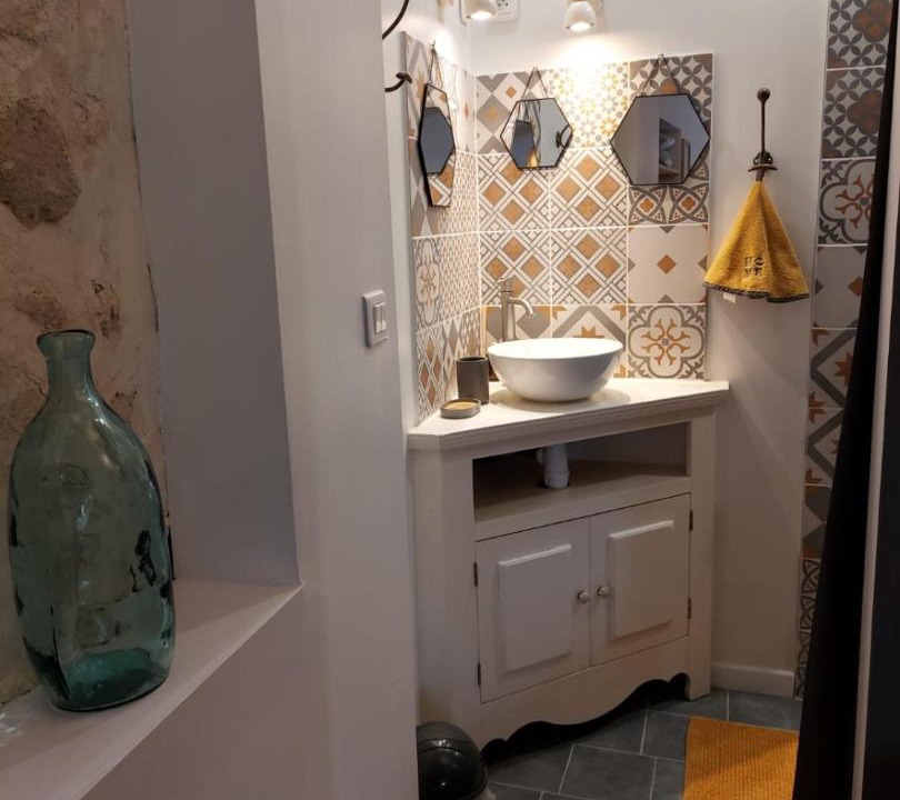 Photo of Bathroom in Vertheuil