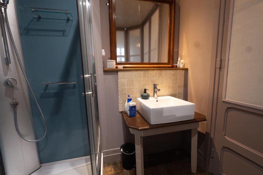 Photo of Bathroom in Confolens