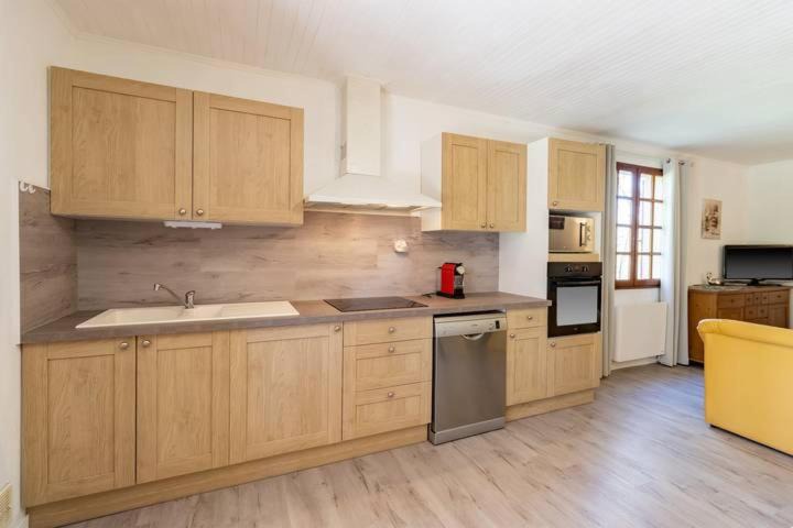 Photo of Kitchen in Cenac-et-Saint-Julien