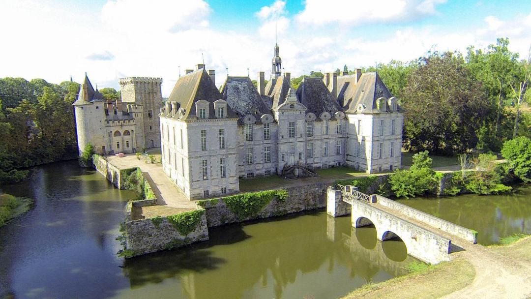 Photo of Buildings in Saint-Loup-Lamaire