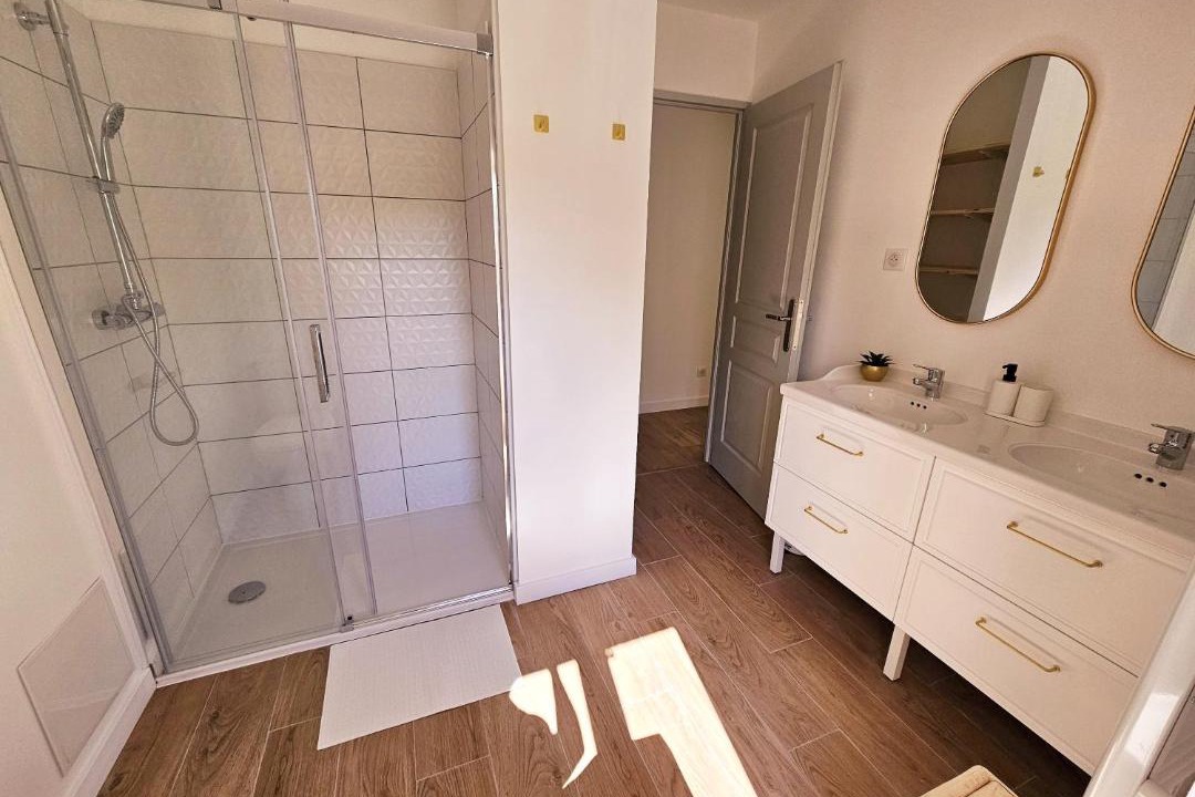 Photo of Bathroom in Chateauneuf-sur-Charente