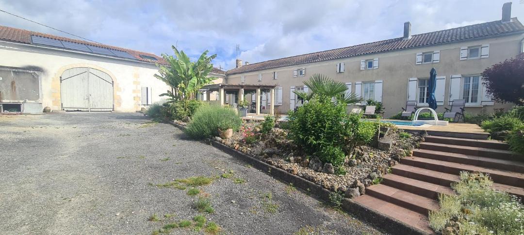Photo of Others in Echebrune