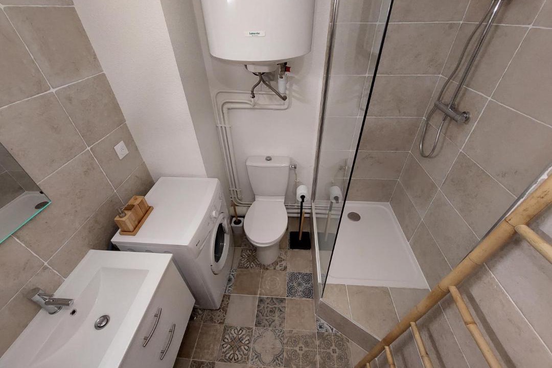 Photo of Bathroom in Lons