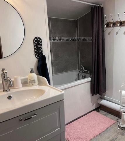 Photo of Bathroom in Brie-sous-Mortagne