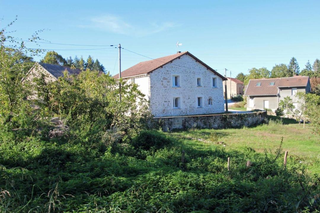 Photo of Buildings in Saint-Sornin-Leulac