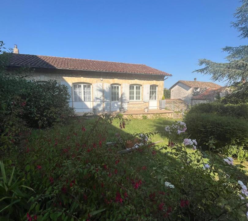 Photo of Buildings in Saint-Romans-les-Melle