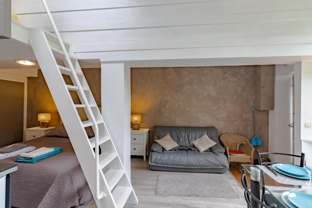 Photo of Livingroom in Saint-Romain-la-Virvee