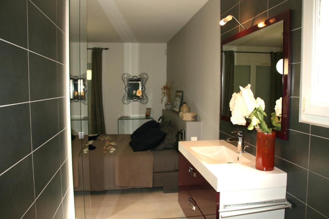 Photo of Bathroom in Lusignan-Petit