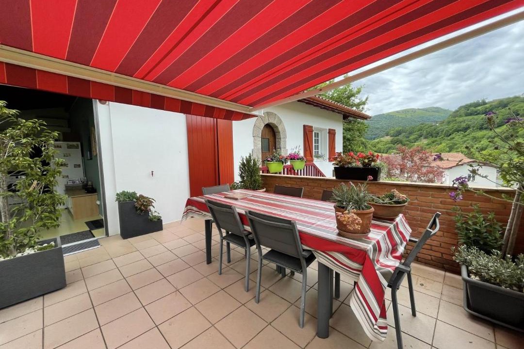 Photo of Patio Balcony in Uhart-Cize