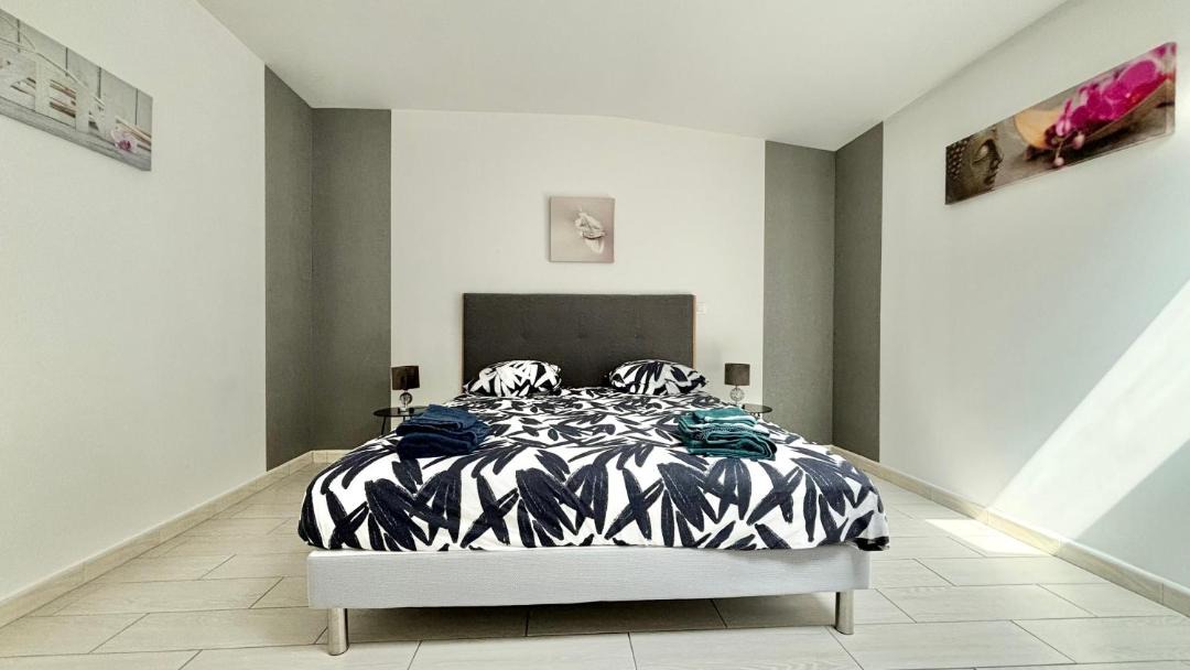 Photo of Bedroom in Saint-Mariens