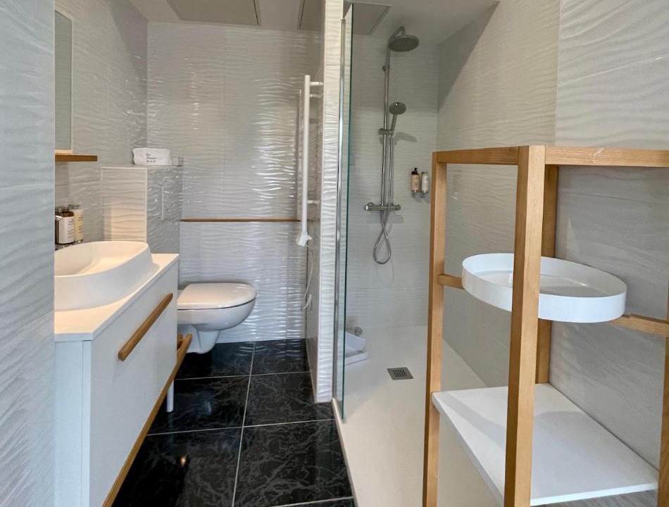 Photo of Bathroom in La Flotte