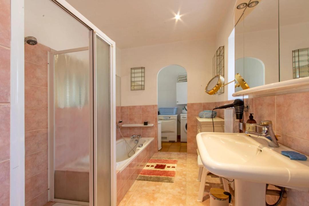 Photo of Bathroom in Saint-Aulaire