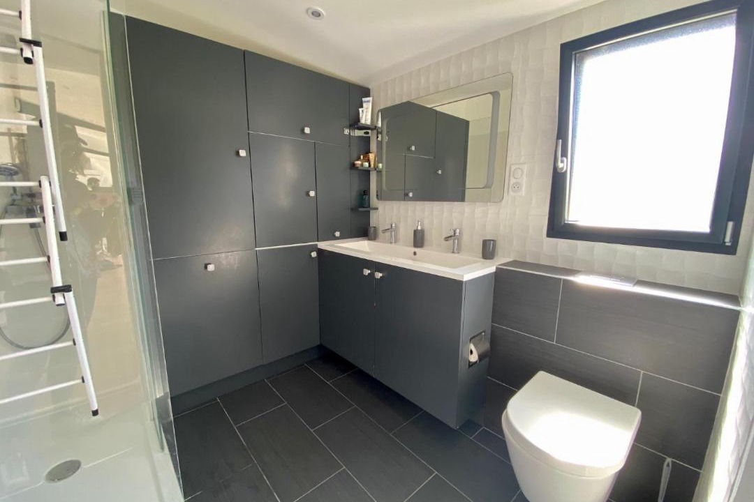 Photo of Bathroom in Port District