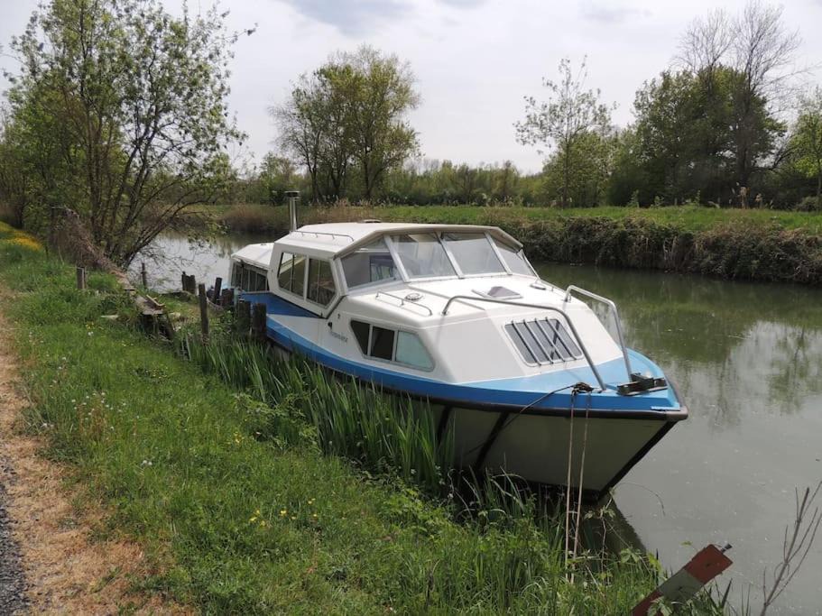 Photo of Others in Saint-Hilaire-la-Palud
