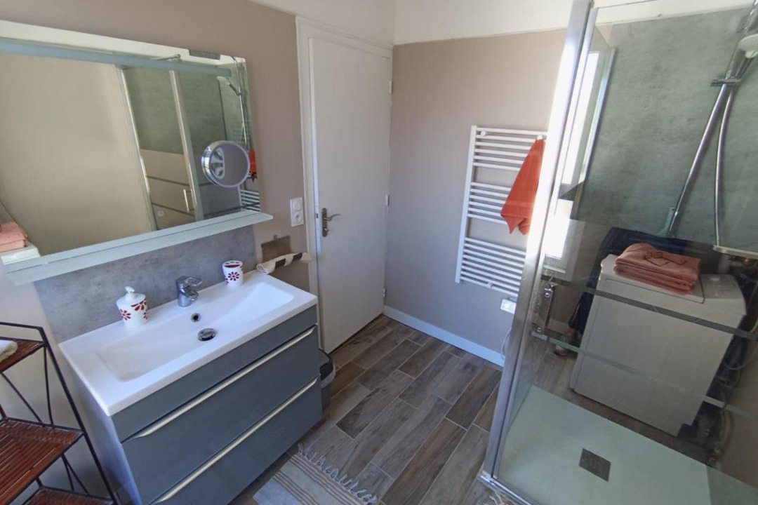Photo of Bathroom in Coulon