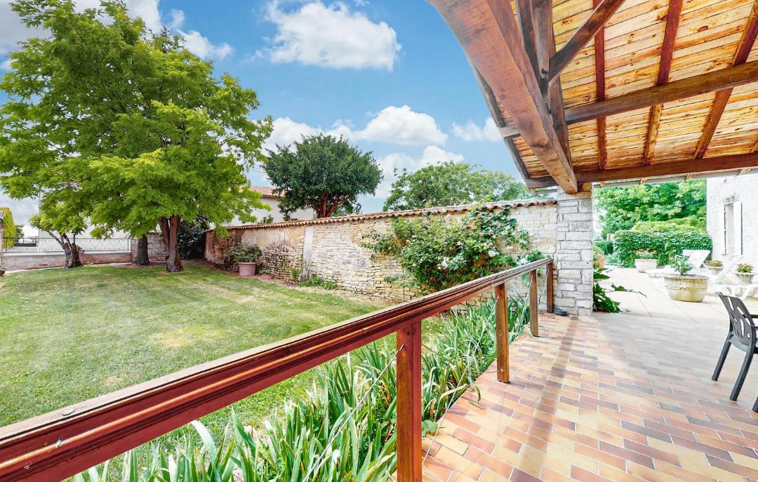 Photo of Patio Balcony in Ligne