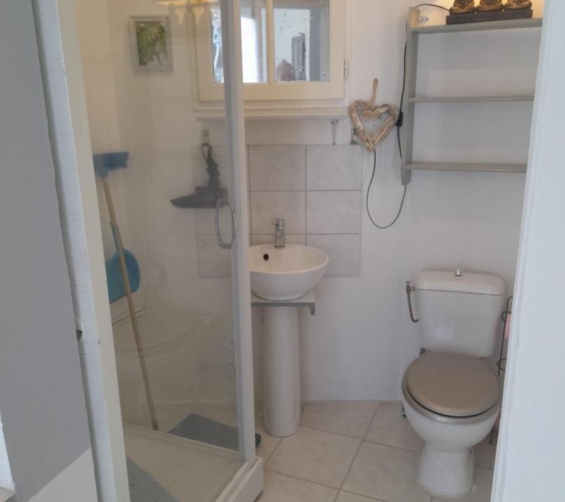 Photo of Bathroom in Saujon