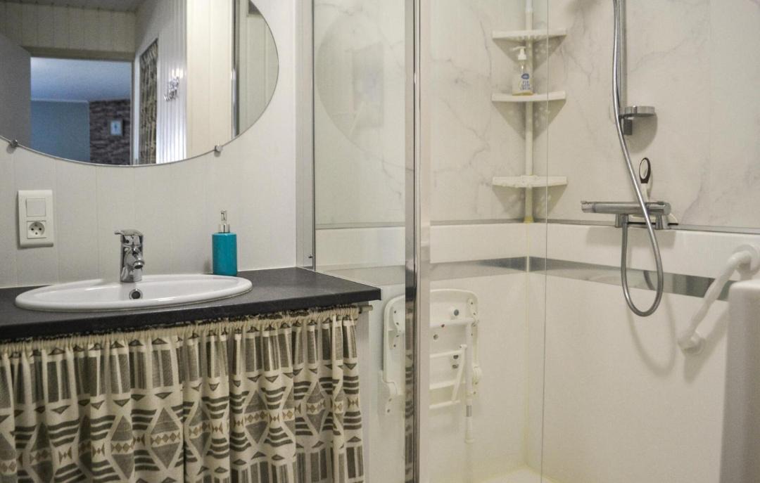 Photo of Bathroom in Rouffignac-Saint-Cernin-de-Reilhac
