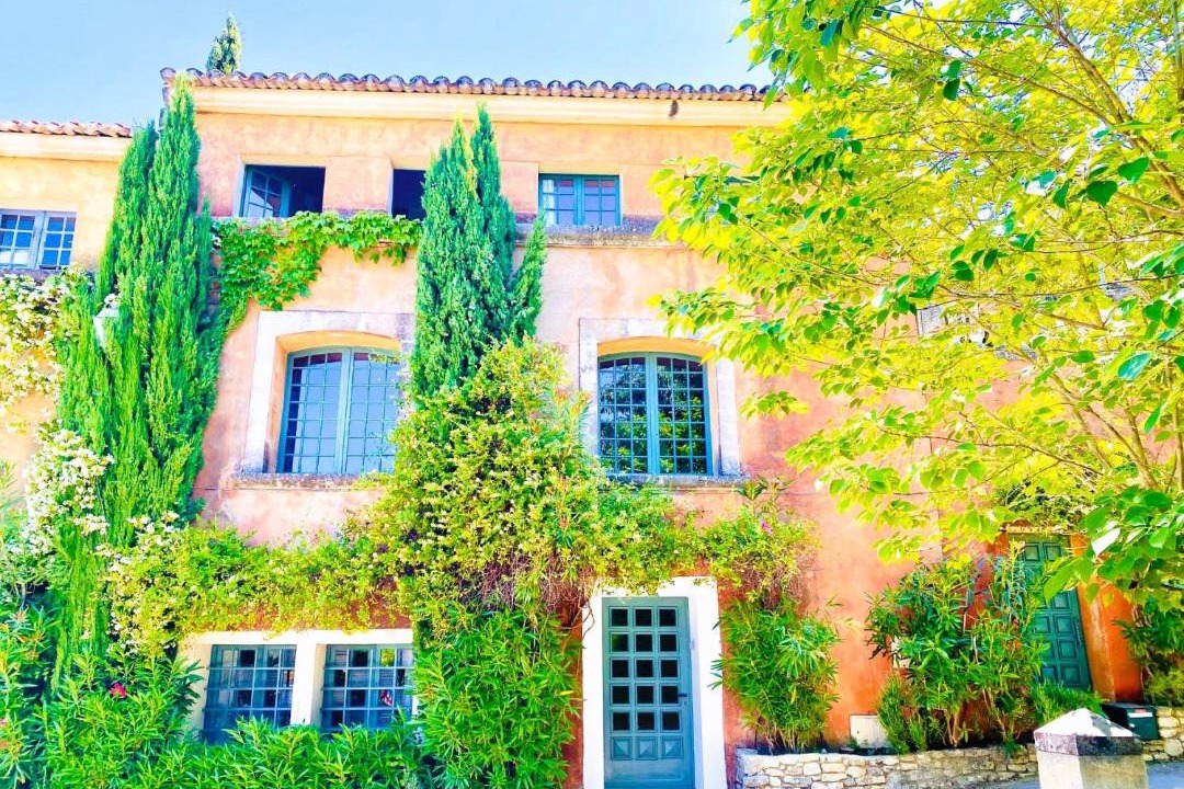 Photo of Buildings in Menerbes