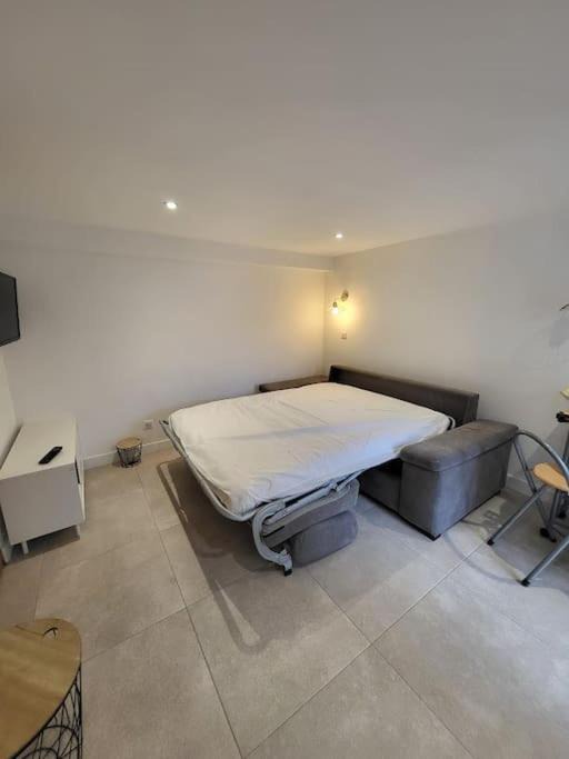 Photo of Bedroom in Carignan-de-Bordeaux