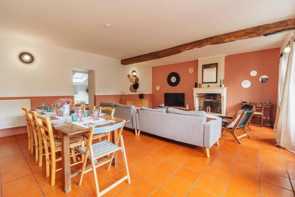 Photo of Livingroom in Tonnay-Charente