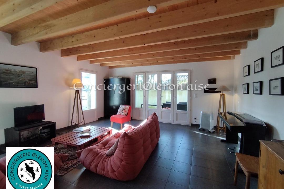 Photo of Livingroom in Cheray