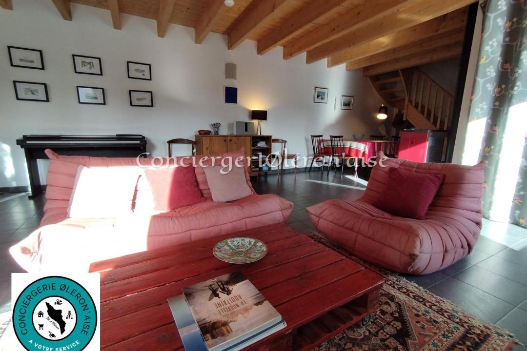 Photo of Livingroom in Cheray