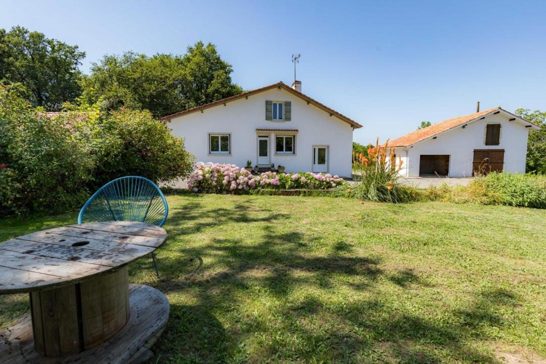 Photo of Others in Eyres-Moncube