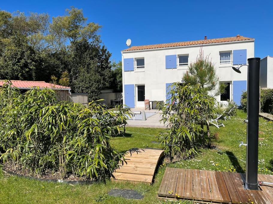 Photo of Buildings in Cheray