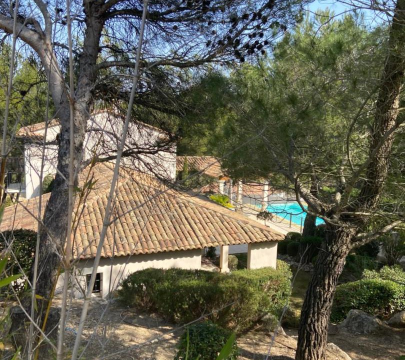 Photo of Buildings in Mallemort