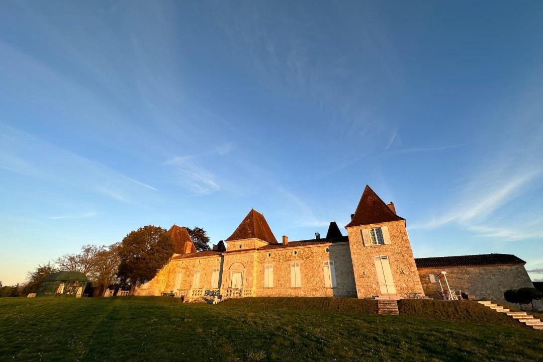 Photo of Buildings in Espiens