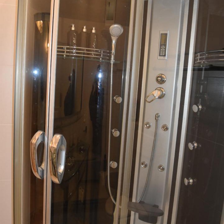 Photo of Bathroom in Monein