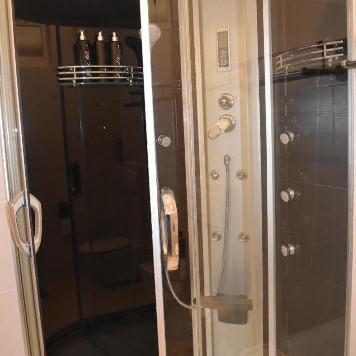 Photo of Bathroom in Monein