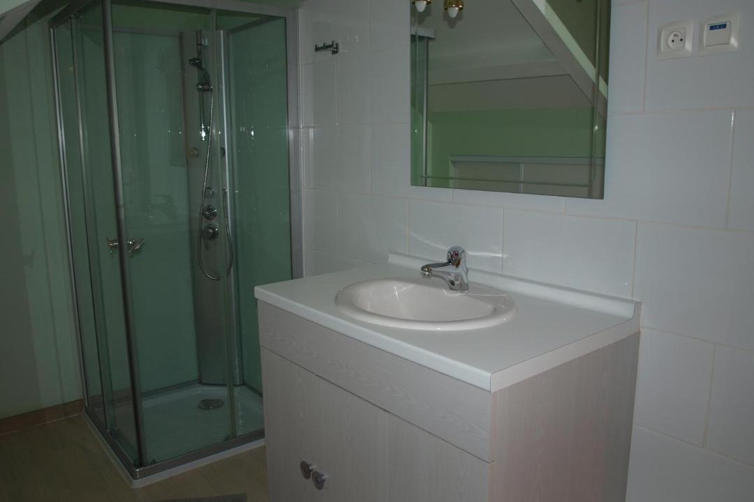 Photo of Bathroom in Naintre