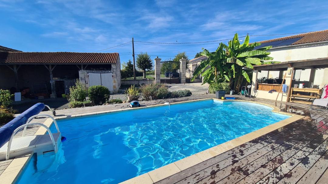 Photo of Others in Echebrune