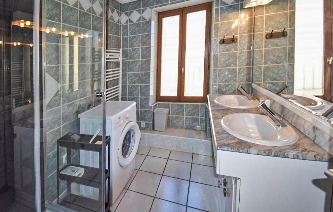 Photo of Bathroom in Cenac-et-Saint-Julien