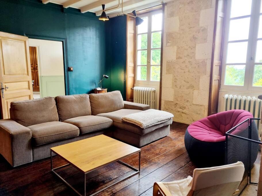 Photo of Livingroom in Saint-Laurent-de-Belzagot