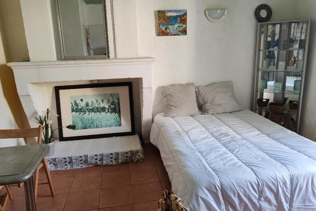 Photo of Others in Anglade