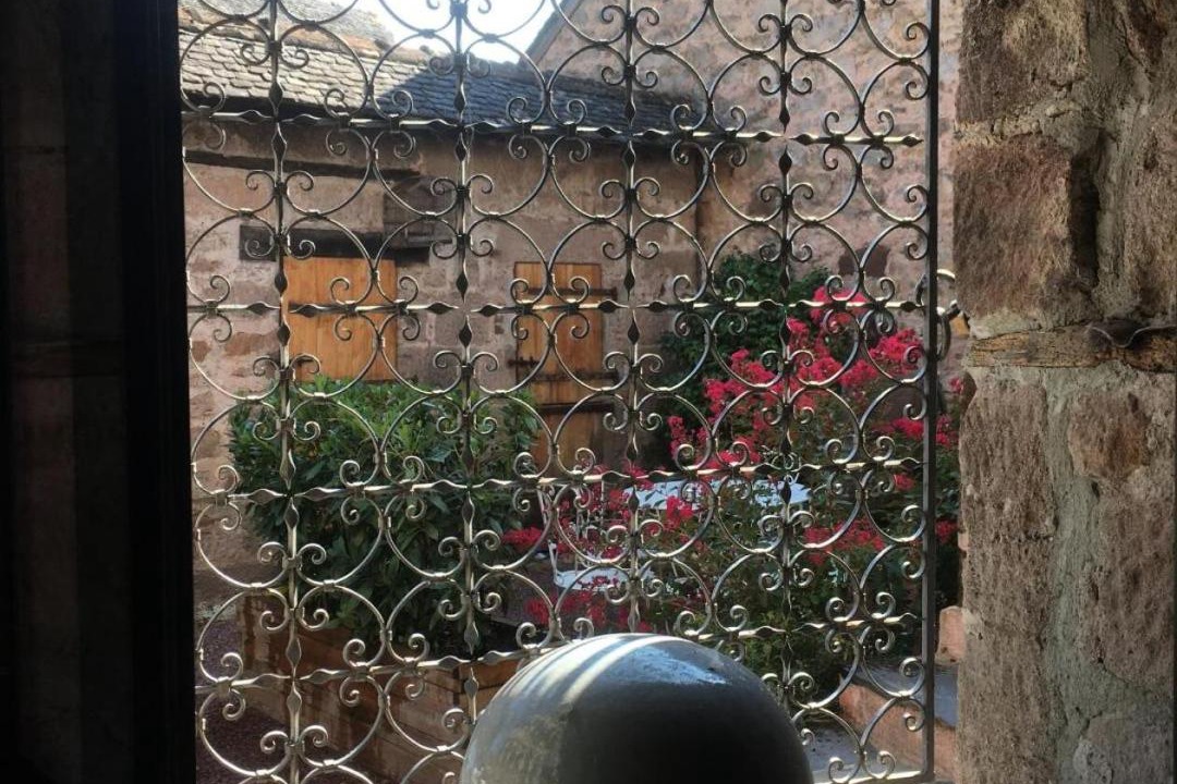 Photo of Others in Saint-Solve
